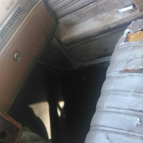 1984 4d Cutlass Supreme Sudan - Picture 7 of 8